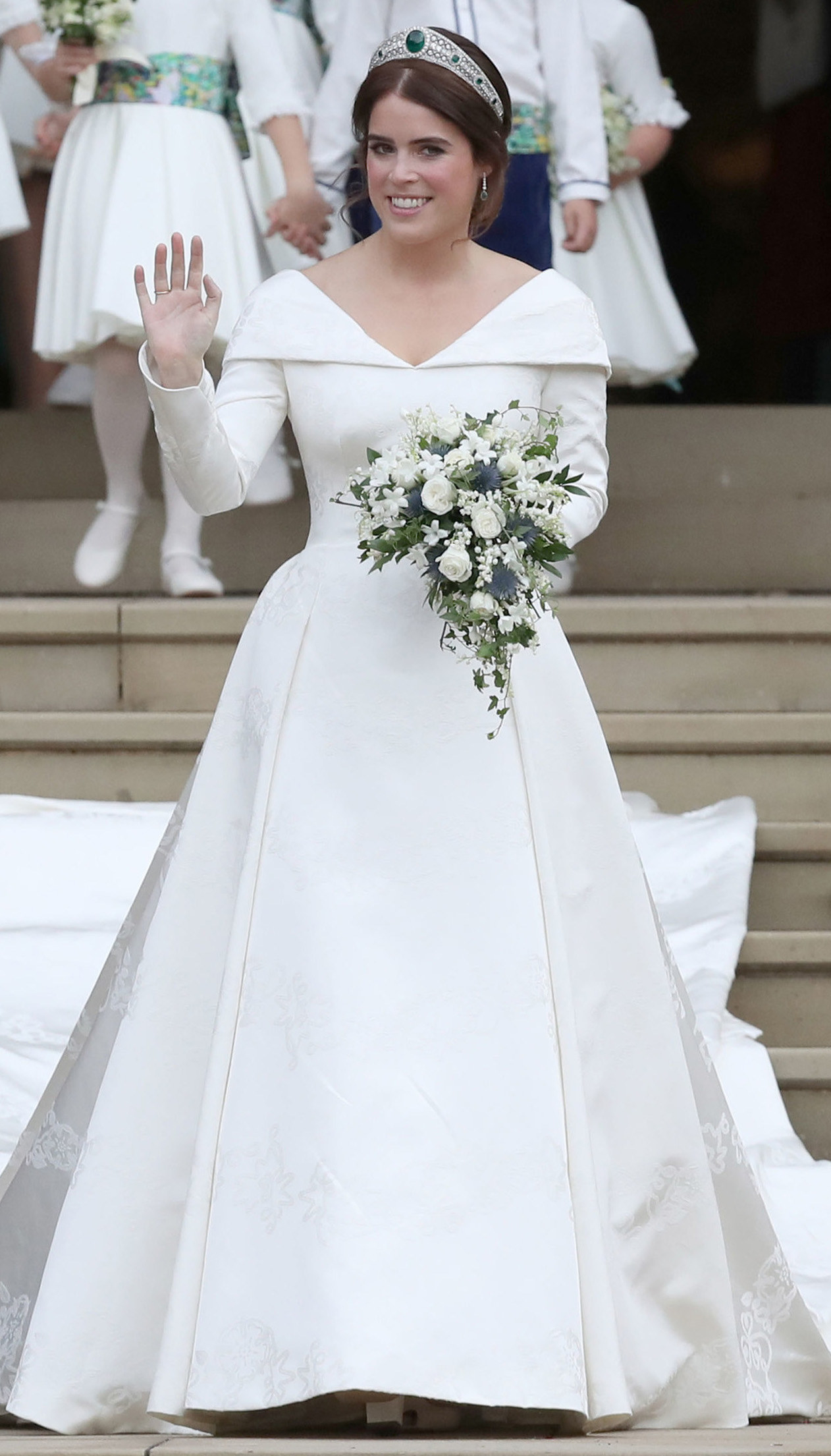 Princess eugenie royal fashion wedding dress