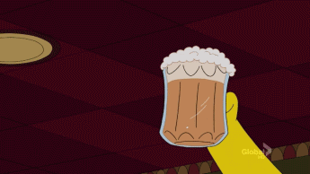 Muito melhor brindar com os amigos usando uma caneca bem amorzinho do que usando copo de plástico, certo? Essa opção é mais sustentável e ainda ajuda a manter a temperatura da cerveja por mais tempo.