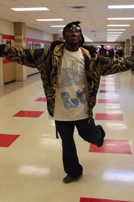 This School S Fashion Throwback To The 2000s Is Making Some Millennials Feel Old Crank that (soulja boy) travis barker remix. fashion throwback to the 2000s