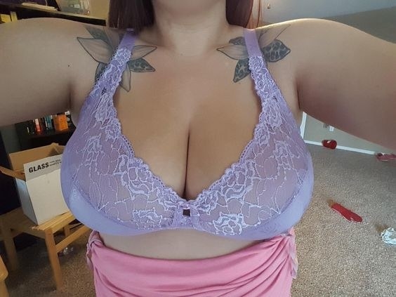 Hundreds Of Big Breasted People Swear They Wear This Bra Literally