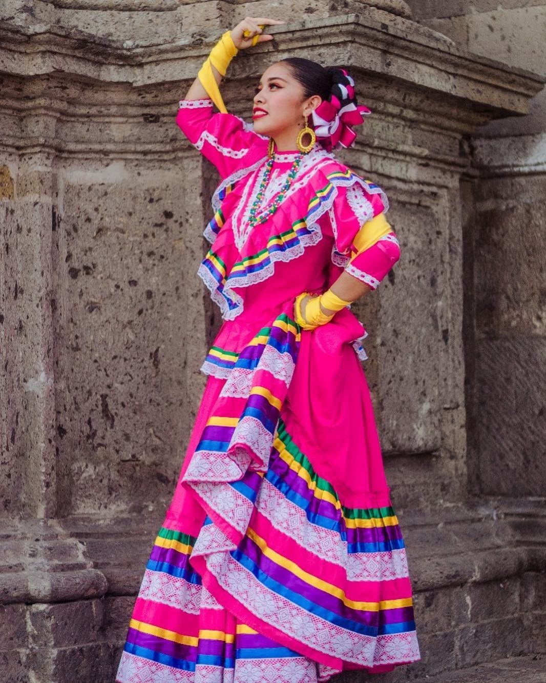 12 Modas que los mexicanos usamos desde hace aaaaños