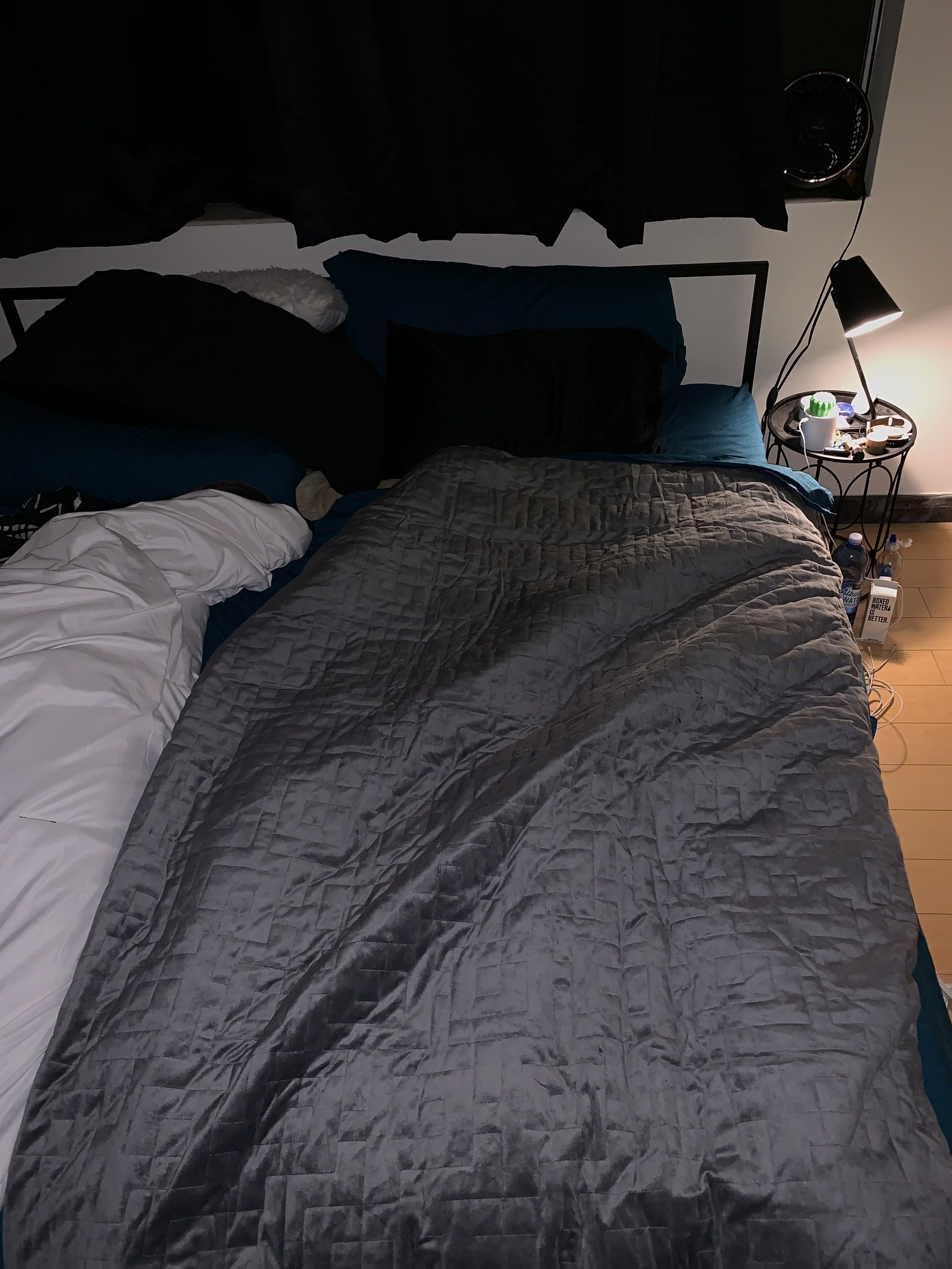 I Slept Under A Weighted Blanket For Two Weeks And Here s How It Went