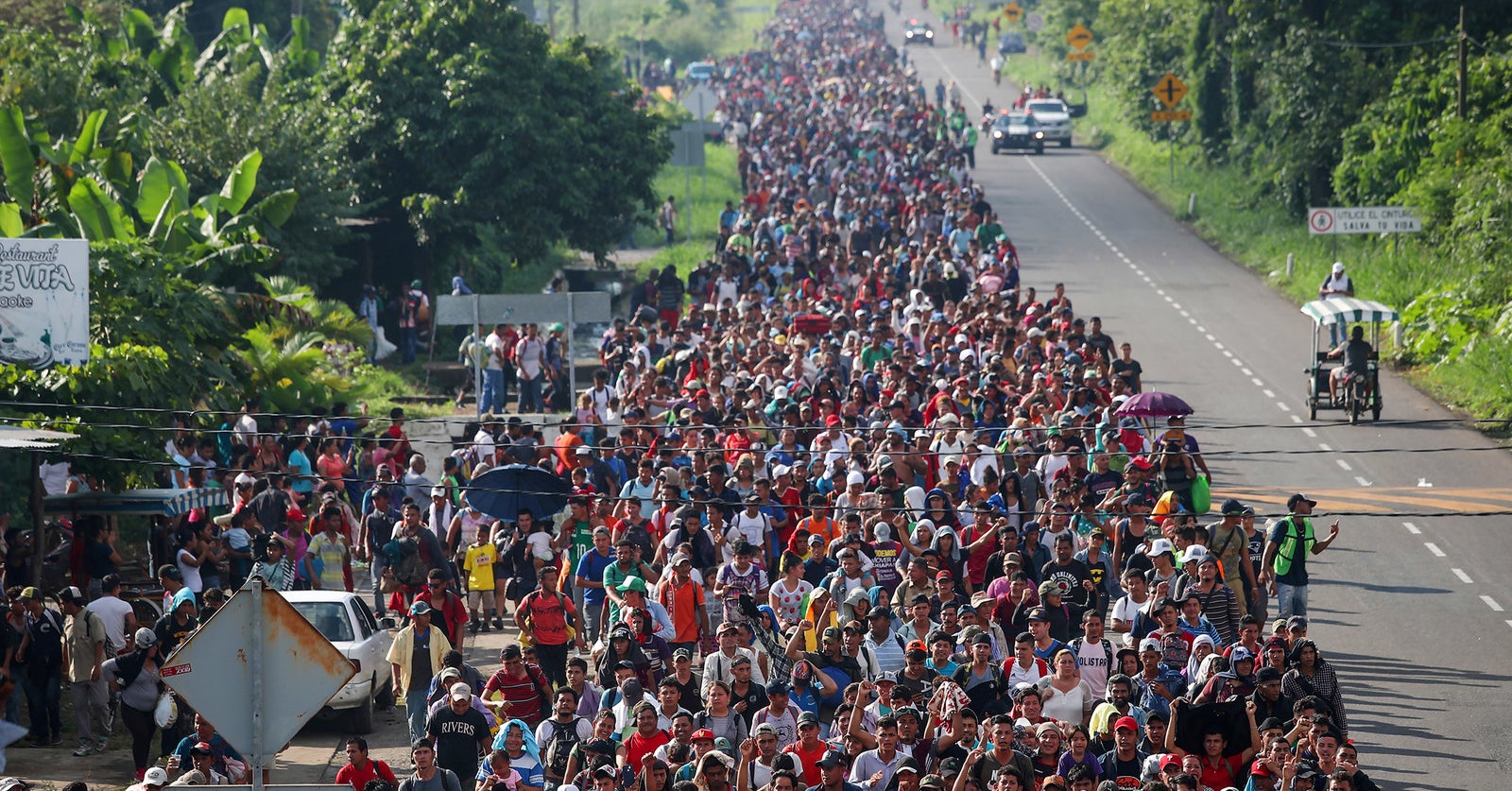 These Dramatic Pictures Capture The Caravan Of Migrants On Its Way To