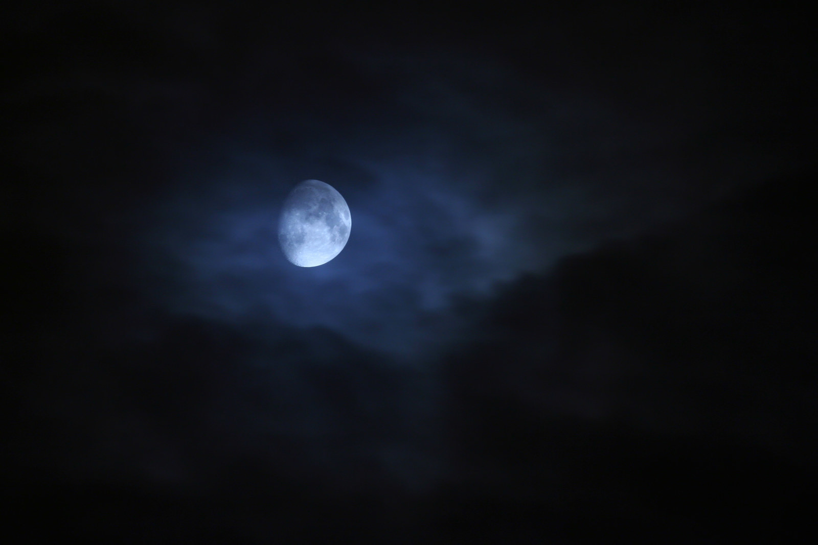 Фото убывающей Луны