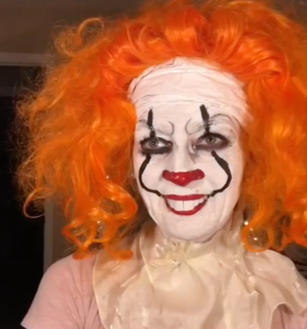 This Girl Ate Edibles, Did A Pennywise Makeup Tutorial, And It Was ...
