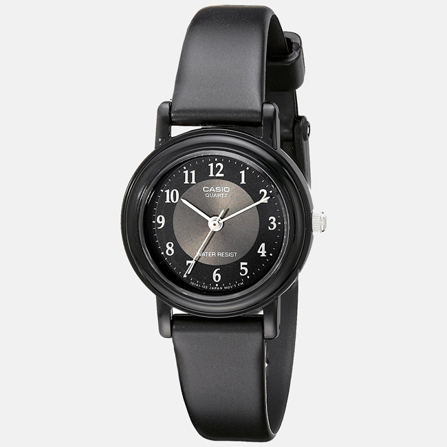 Promising review: “I am a nursing student and there are a lot of regulations on what we can and cannot wear. This watch met all the requirements and it fits perfectly. It runs great and is very comfortable!” —HopePrice: $9.29
