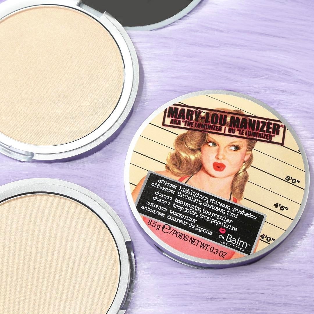 Mary manizer. Хайлайтер Mary Lou Manizer. THEBALM Mary-Lou Manizer Highlighter & Shadow. Mary Lou Manizer бренд. Хайлайтер Mary Lou Manizer бренд.