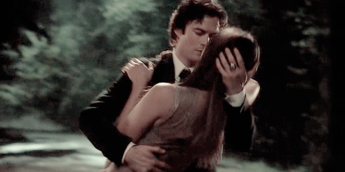 "Toda la serie trataba de su experiencia en Mystic Falls, así que no creía que la serie funcionara sin ella.Dejé de verla y no me arrepentí".—greysfan220
