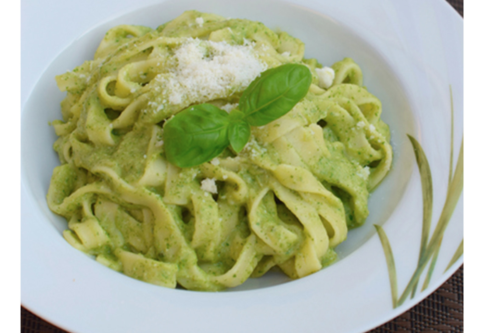 "Avocado pesto pasta! It’s creamy and healthy with spinach mixed into the sauce. Tastes great with some vegan Parmesan sprinkled on top!" —jordanmirandas2You can find the recipe without spinach here.