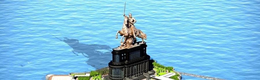 世界一の高さを誇る インドの鉄人 その大きさ 自由の女神の2倍