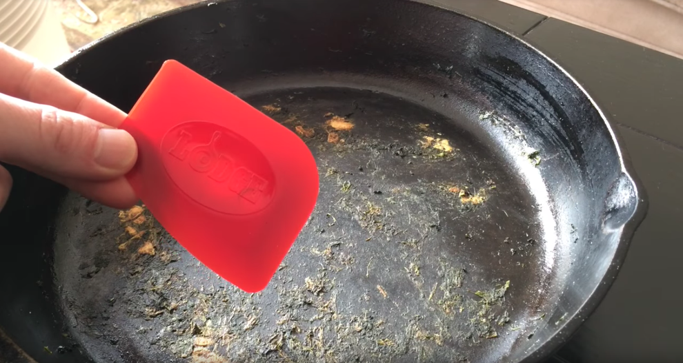 Anyone ever use these hard plastic scrapers that Lodge makes to clean their cast  iron? : r/castiron