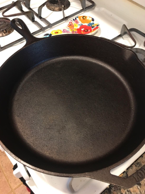 How To Clean A Cast Iron Skillet/Lodge Pan Scraper Review 