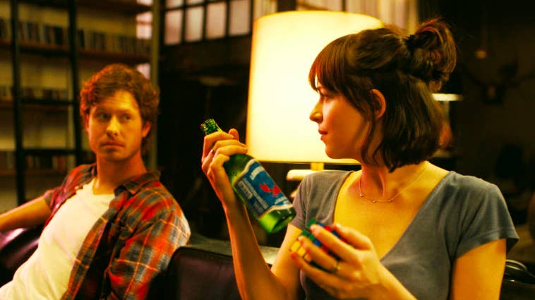 The film follows the relationships and dating lives of four women and two guys. But it isn't totally centred around all of the characters finding dates and getting married. Instead, it shows us the importance of different forms of relationships, whether they're romantic, friendly or familial.— lightheart16