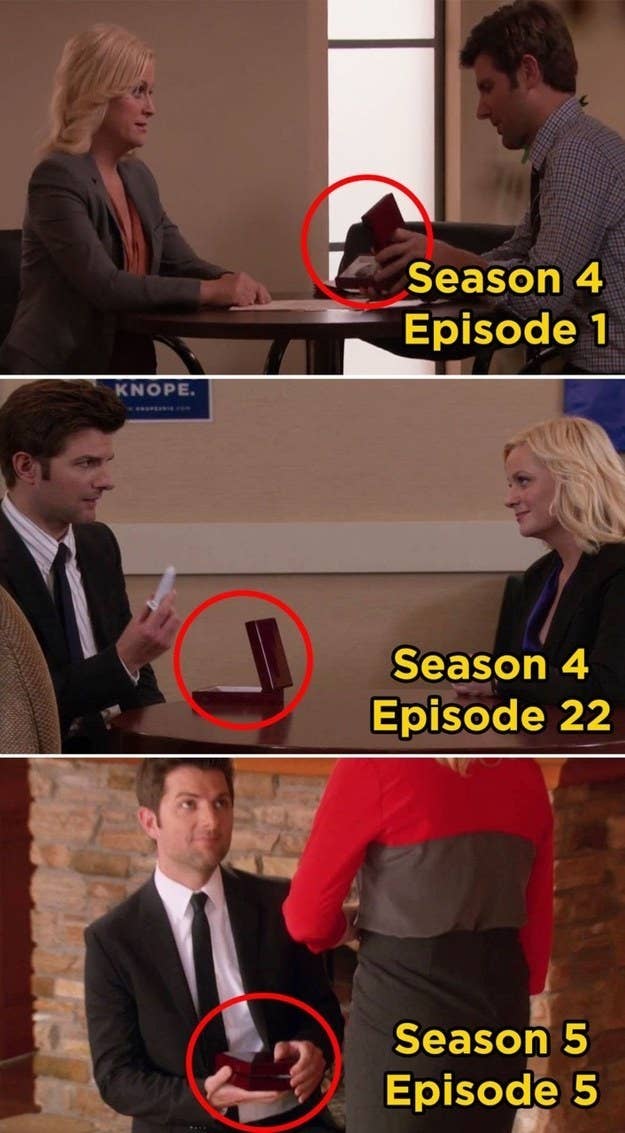33 Tiny Details You Definitely Never Noticed In Friends, The Office,  And Parks And Rec