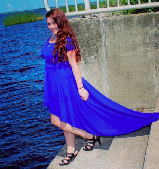 Over 1,500 People Are In Love With This Amazingly Affordable And Gorgeous Off-The-Shoulder Dress Over 1,500 People Are In Love With This Amazingly Affordable And Gorgeous Off-The-Shoulder Dress