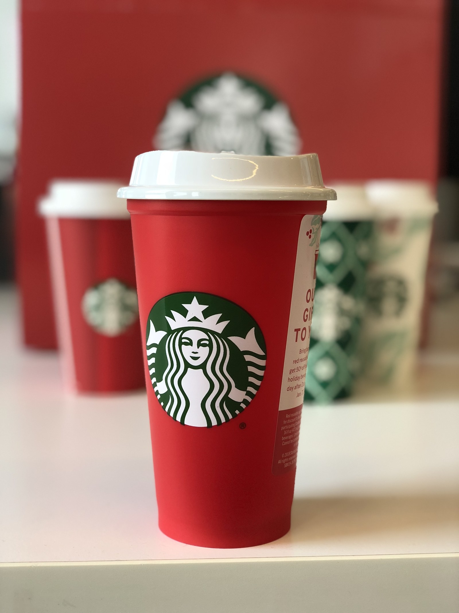 starbucks holiday cups