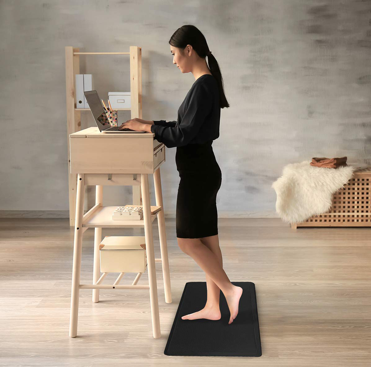 Женский рабочий стол. Desk for standing. Парта «Fashion Desk». Working behind the standing Desk. Standing Worktable.
