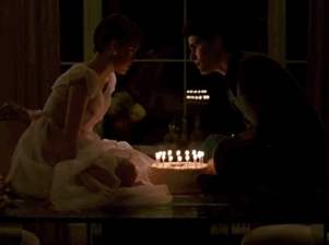 「誕生日ケーキの上でのキスシーンが映画史上最もステキ!」—GigiMomster