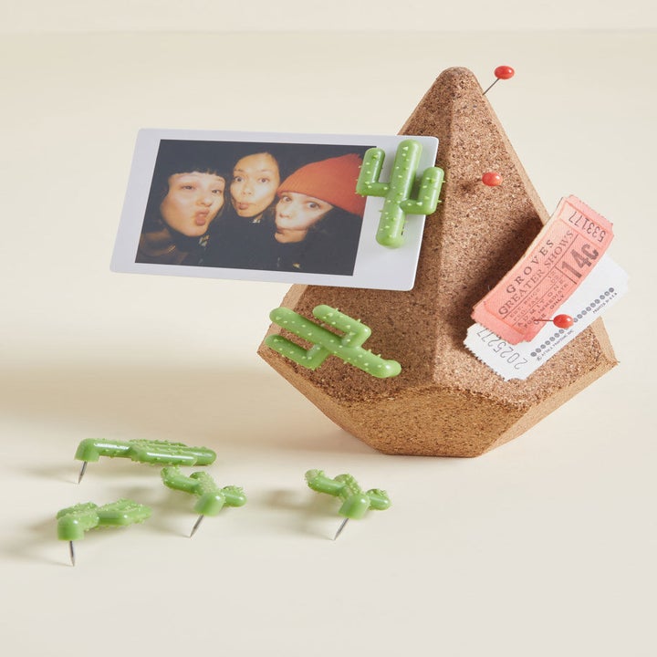 26 Things To Put On Your Desk That'll Have Your Coworkers Saying "Damn