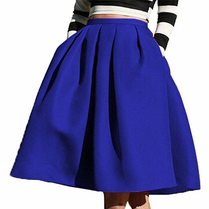 25 Fabulous Skirts That Are Perfect For Wearing With Tights