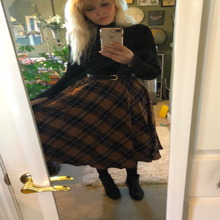 A different reviewer wearing the skirt 