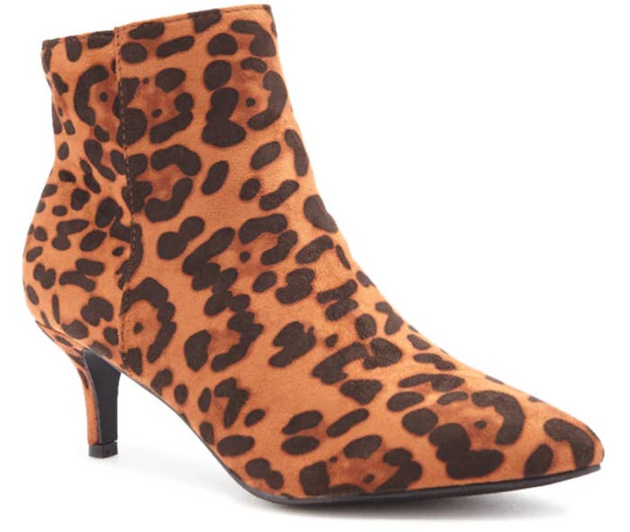 Welp, I didn't think I needed any more shoes but then I saw these.Get them from Forever 21 for $32 (available in sizes 5-11).