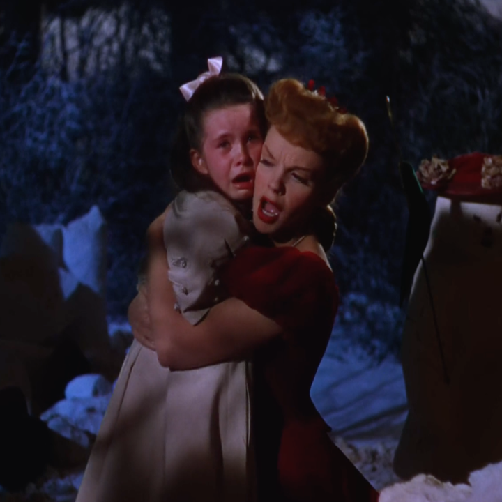 23 Behind-The-Scenes Christmas Movie Facts