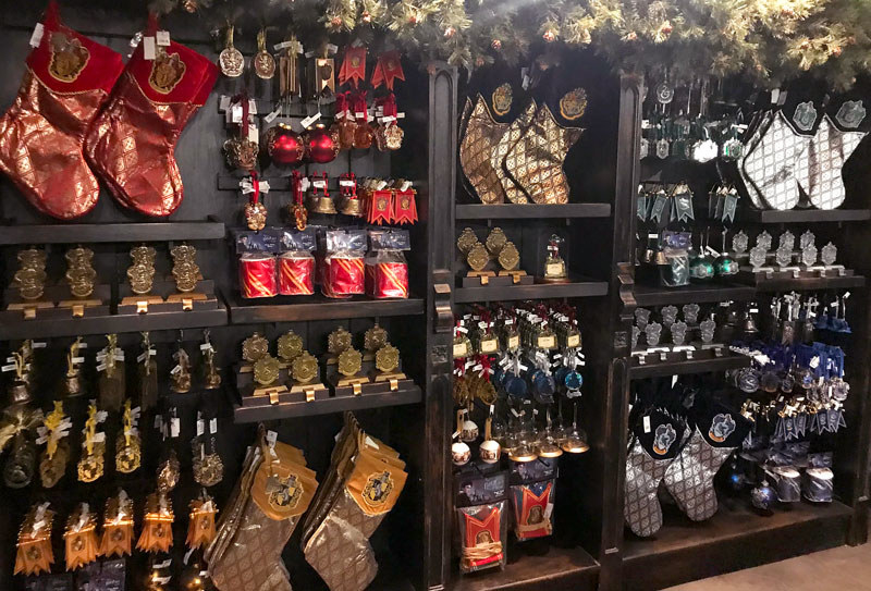 Here's What Christmas In The Wizarding World Of Harry Potter Is Like