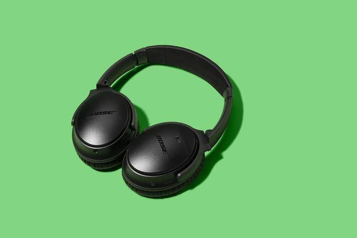 Bose headphones in black 