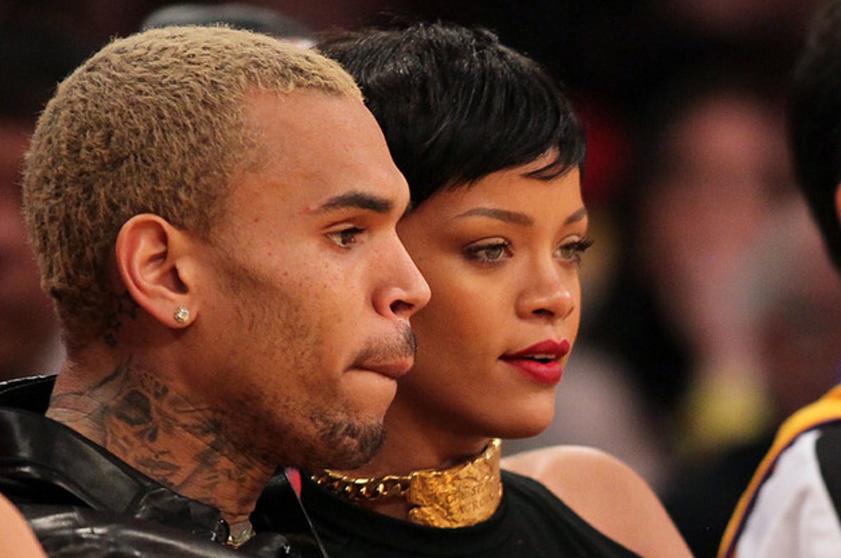 Rihanna Fans Are Not Happy Chris Brown Commented On Her Instagram