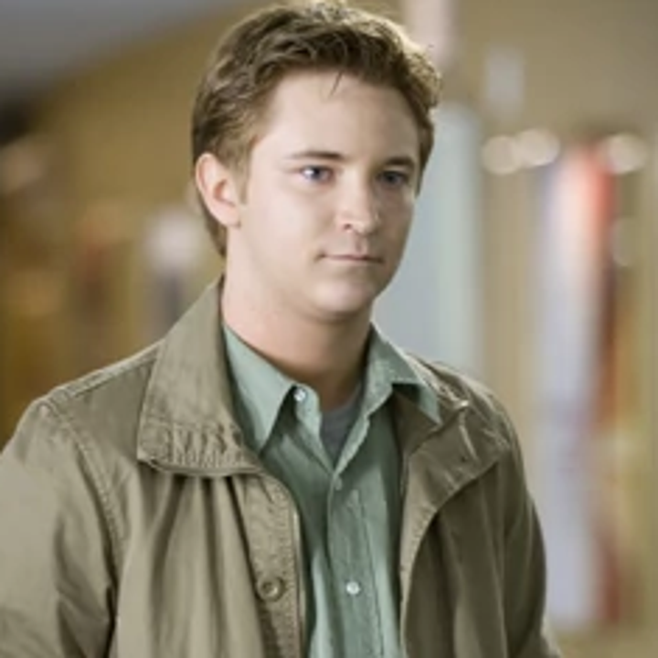31 "Twilight" Guys Ranked From "Dead To Me" To "Bite Me Please"