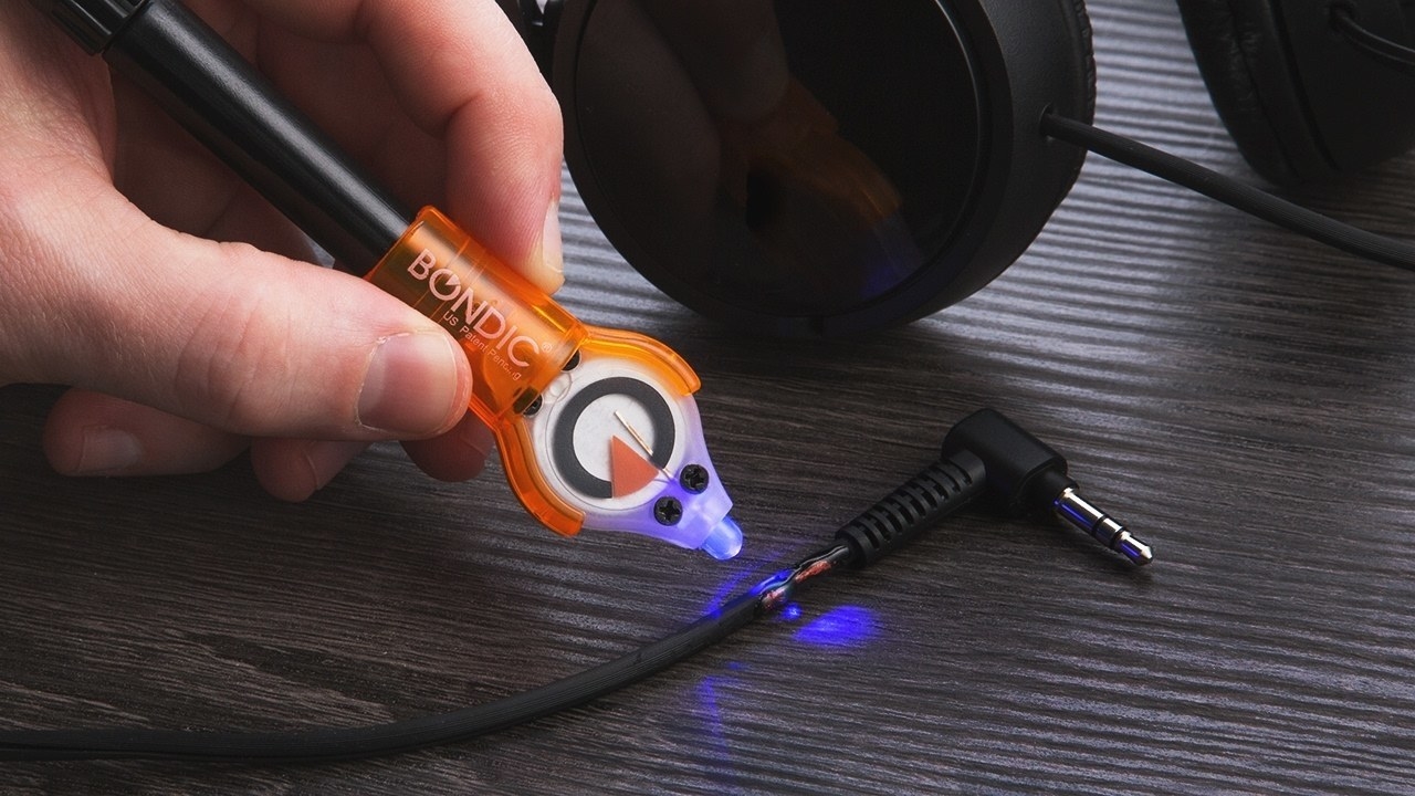 the Bondic LED UV light used on a frayed cord to put it back together