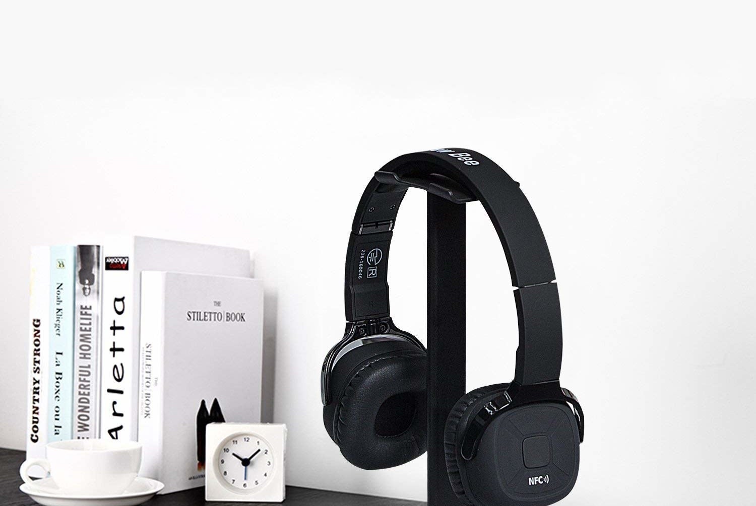 minimalist black headphone stand