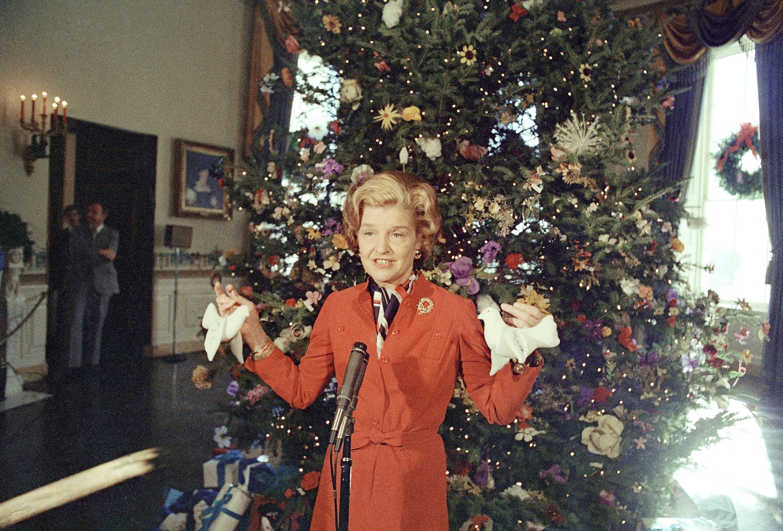 9 Nostalgic Photos of the Best Past (and Present) White House Decorations