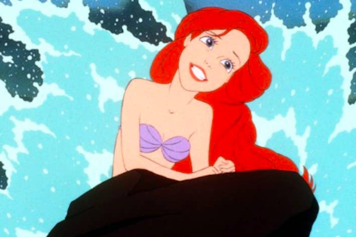 あのディズニーキャラクターが西洋画に 神秘的な姿にうっとり