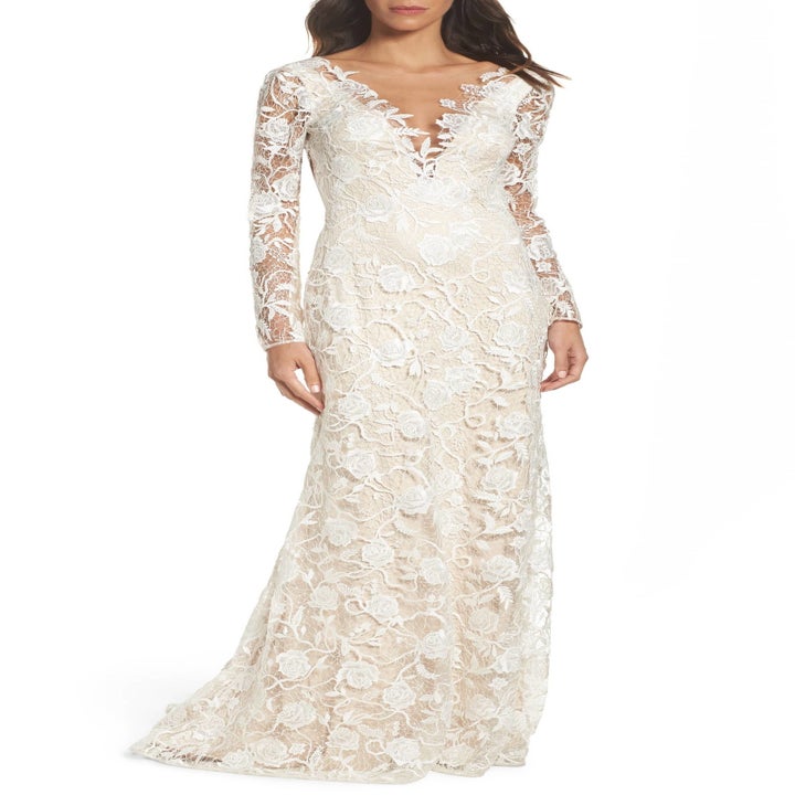 23 Incredibly Gorgeous Wedding Dresses With Sleeves