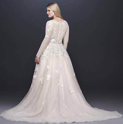23 Incredibly Gorgeous Wedding Dresses With Sleeves