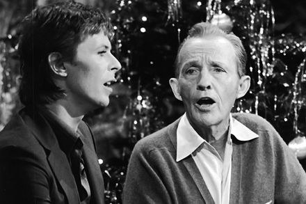 The second oldest song in this collection was written in 1941. But the original version by Katherine K. Davis is not the most famous recording, but the duet by Bing Crosby & David Bowie from 1977 (the last song by Crosby, he died in 1977). Anyone who doesn't like this version has a good chance to find a version that suits their taste, because this song has been covered countless times by bands and singers of different styles, for example by Jessica & Ashley Simpson.Especially in America this Christmas song by slave boy Michael (the little drummer) is well known. He meets the 3 holy kings Kaspar, Melchior and Balthasar on their way to the birth of Jesus Christ. Later he witnesses Herod's cruel plan to have the new-born killed. However, he was able to warn the three wise men from the Orient in time and witness the birth of Jesus.