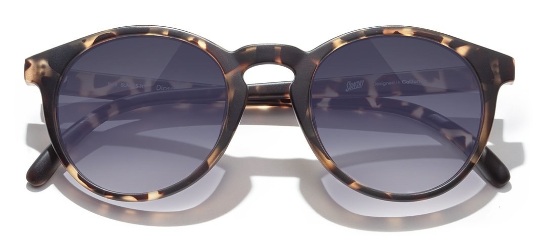 A classic favorite in a brand new color, Sunski's Dipsea shades in Tortoise Ocean takes a day at the beach, in the mountains, or just plain old around town to a whole new meaning. The Dipseas feature a snug and comfortable fit for all face types.