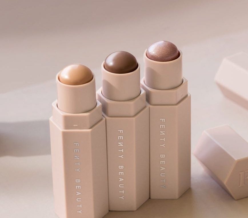 The contouring sticks in three shades 