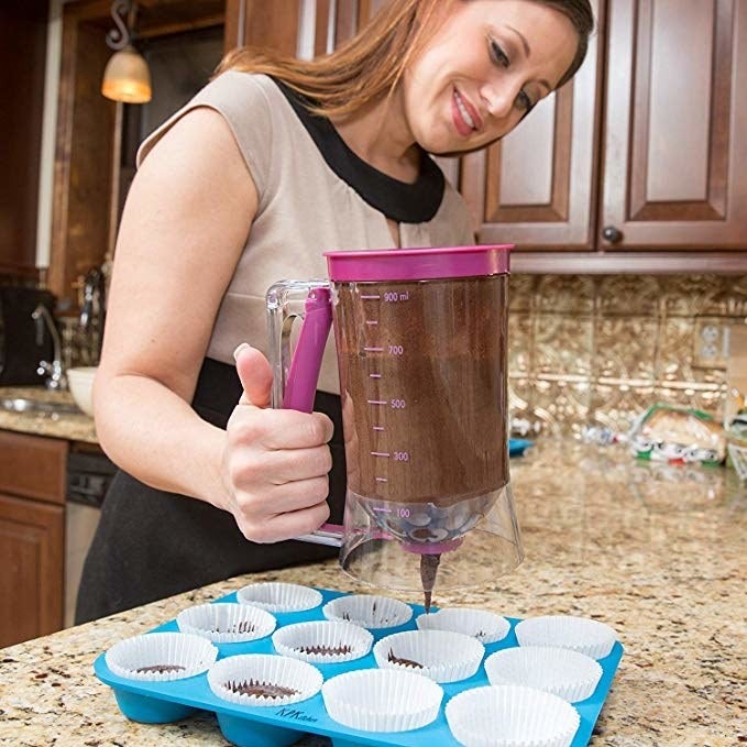 Scoop With Silicone Plunger Measures Equal Cupcakes or Muffins, One-Touch  Sliding Button Dispenses Batter, Dishwasher-Safe & BPA