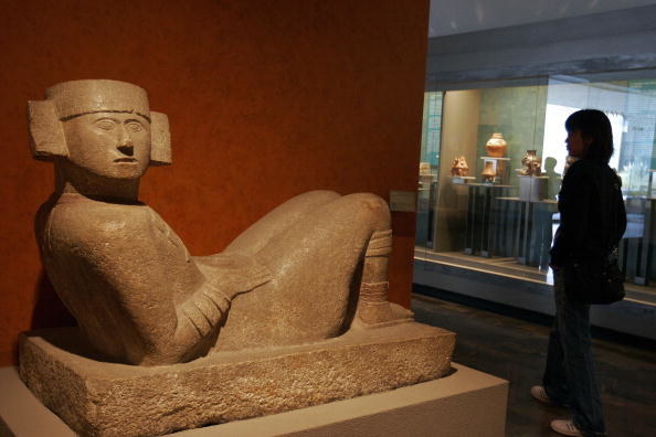 Los creadores de esta cinta obtuvieron permiso para grabar en ciertas zonas del museo, pero no en las salas, las cuales fueron replicadas con tanto detalle que pensarás que son reales y te darán muchas ganas de ir.