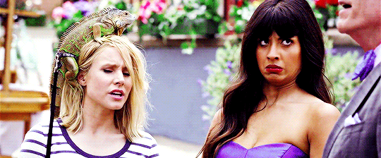 I literally can't stop laughing at Tahani's face.