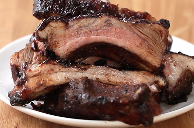 A super easy way to get those deliciously sticky and spicy ribs!You need: Baby back ribs, cajun seasoning, and BBQ sauce.Get the recipe here.