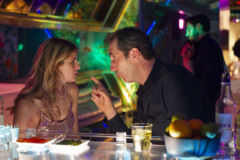 En 2014 se descubrió, en el distrito de Paroli, Roma, que un grupo de hombres mayores estaban cometiendo el delito de pagar por tener sexo con dos menores de edad.