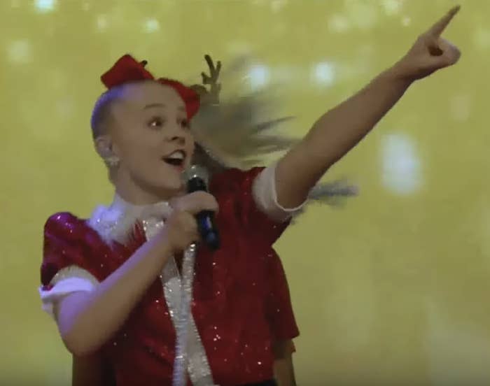 19 Pop Culture Holiday Moments I Can T Believe Actually Happened