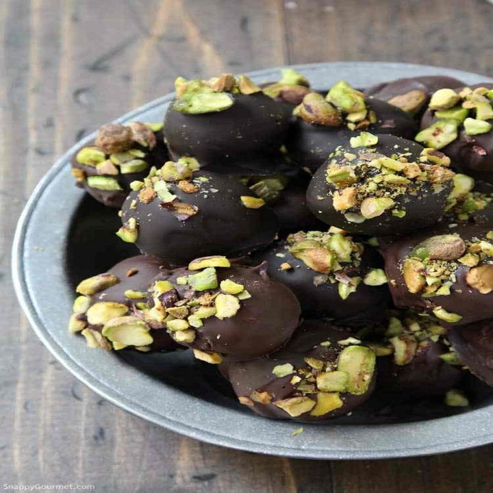 15 Easy, No-Bake Cookie Recipes For The Holidays