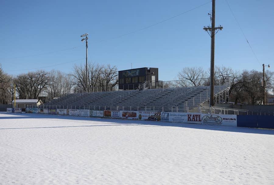高校のスポーツトレーナーが0人を性的虐待