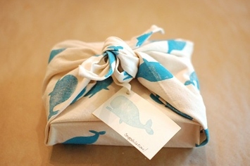 Baby boy best sale gift wrap ideas