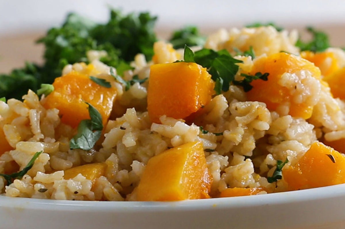 https://img.buzzfeed.com/buzzfeed-static/static/2018-12/19/5/campaign_images/buzzfeed-prod-web-02/one-pot-butternut-squash-pilaf-2-22891-1545216331-0_dblbig.jpg?resize=1200:*